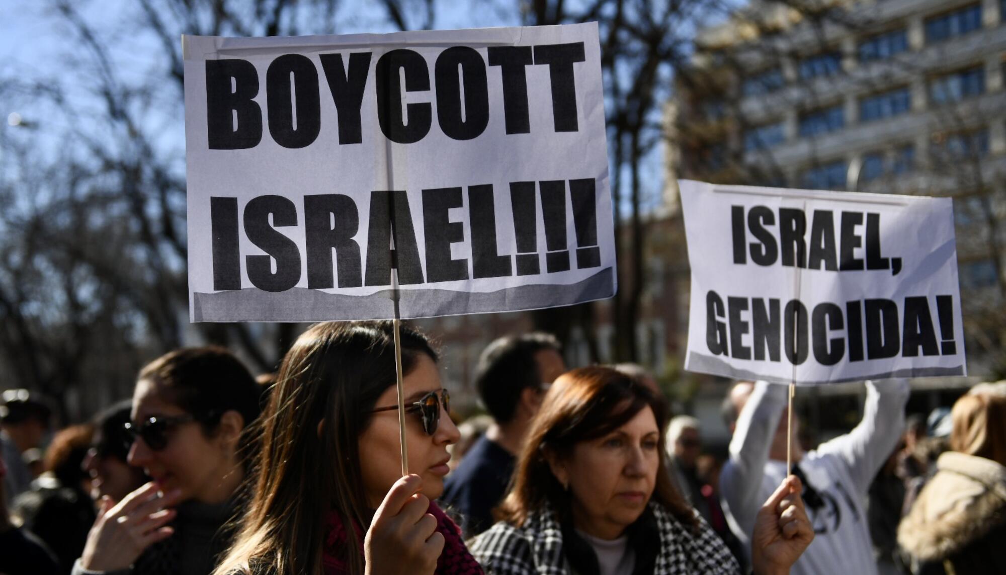Manifestación del 17 de febrero "Libertad para Palestina" convocada por Sumar, IU, Más País, PCE y los grandes sindicatos. El PSOE apoyó la manifestación como "participante". - 8